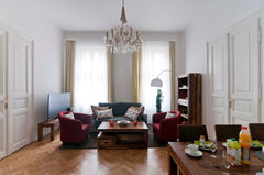 Die Wohnung befindet sich in einem sehr schönen historischen Haus mit insgesamt  Vienna, Austria Apartment „Holiday“ Entire rental unit vacation rental 22859670
