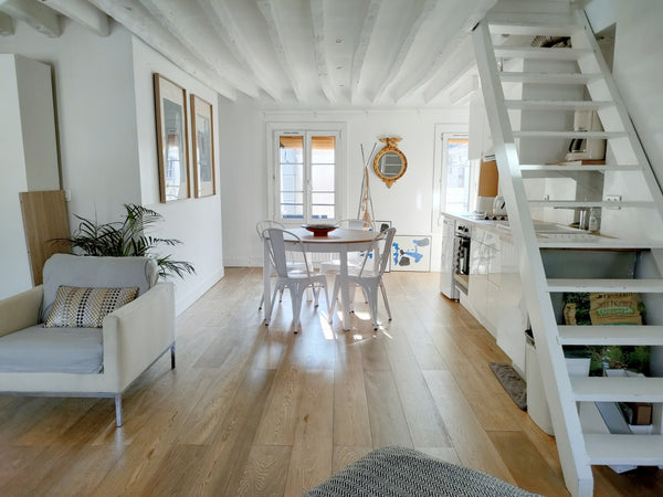Very nice apartment, design, confortable, luxury, everything is white an chosen  Paris, France luxury design center of Paris for 6 Entire rental unit vacation rental 12661561