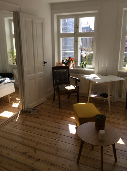 Super hyggelig lejlighed lige midt i det hele. Fremlejes til par, eventuelt med  Copenhagen, Denmark Tivoli og Strøget er din nabo! Entire rental unit vacation rental 12604068