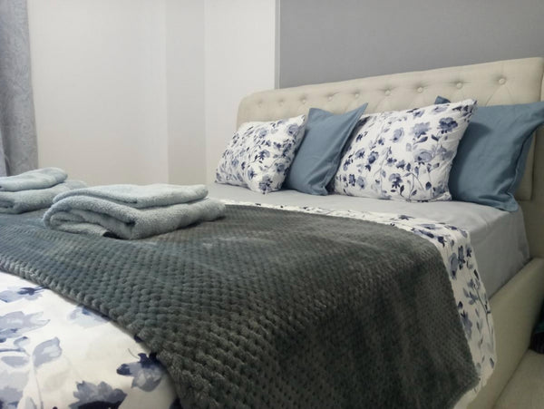 Apartment with a separate entrance in a quiet side street close to the main attr Los Angeles, California, United States Home with separate entrance next to Victoria metro Entire rental unit vacation rental 45021747