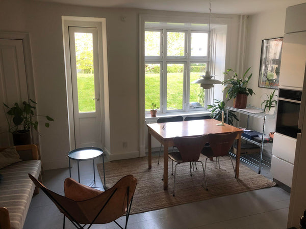 Nyd den lille lejlighed, meget centralt placeret i indre københavn. Lejligheden   Skøn lejlighed i indre by med hyggelig terrasse Entire condo vacation rental 620224743430752477