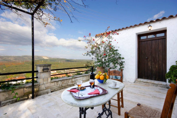 Fenaretis House is located in a small village of Apokoronas in Chania. The calmn Chania, Greece Fenaretis House Entire home vacation rental 16881111