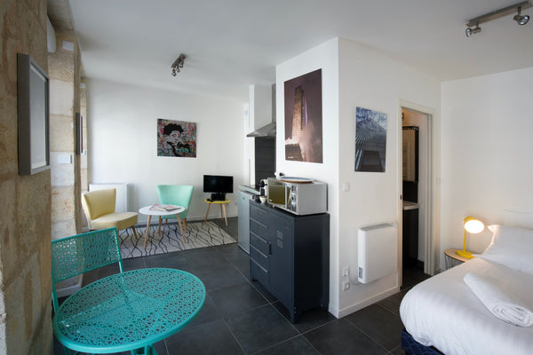 Charming studio with large balcony located in the heart of the historic center o Bordeaux, France SAINTE CATH STUDIO Entire rental unit vacation rental 18740444