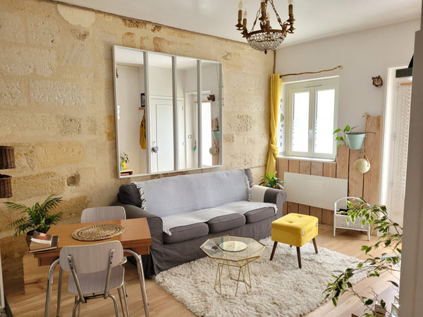 Appartement refait neuf dans petite résidence calme sur jardin.<br />proche tram Bordeaux, France Appartement T2 calme sur jardin tram D Entire rental unit vacation rental 45404919