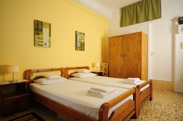 We offer an inside view of the old town of Rethymno !<br />Our place is located  Rethimnon, Greece RETHYMNO APARTMENT NO5 Private room in condo vacation rental 29508525
