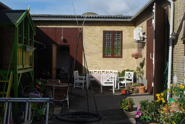 Nice place in Vanløse, 700 meters from the metro and train station. Two back yar Copenhagen, Denmark Great place in Vanløse, Copenhagen. Entire home vacation rental 3225686